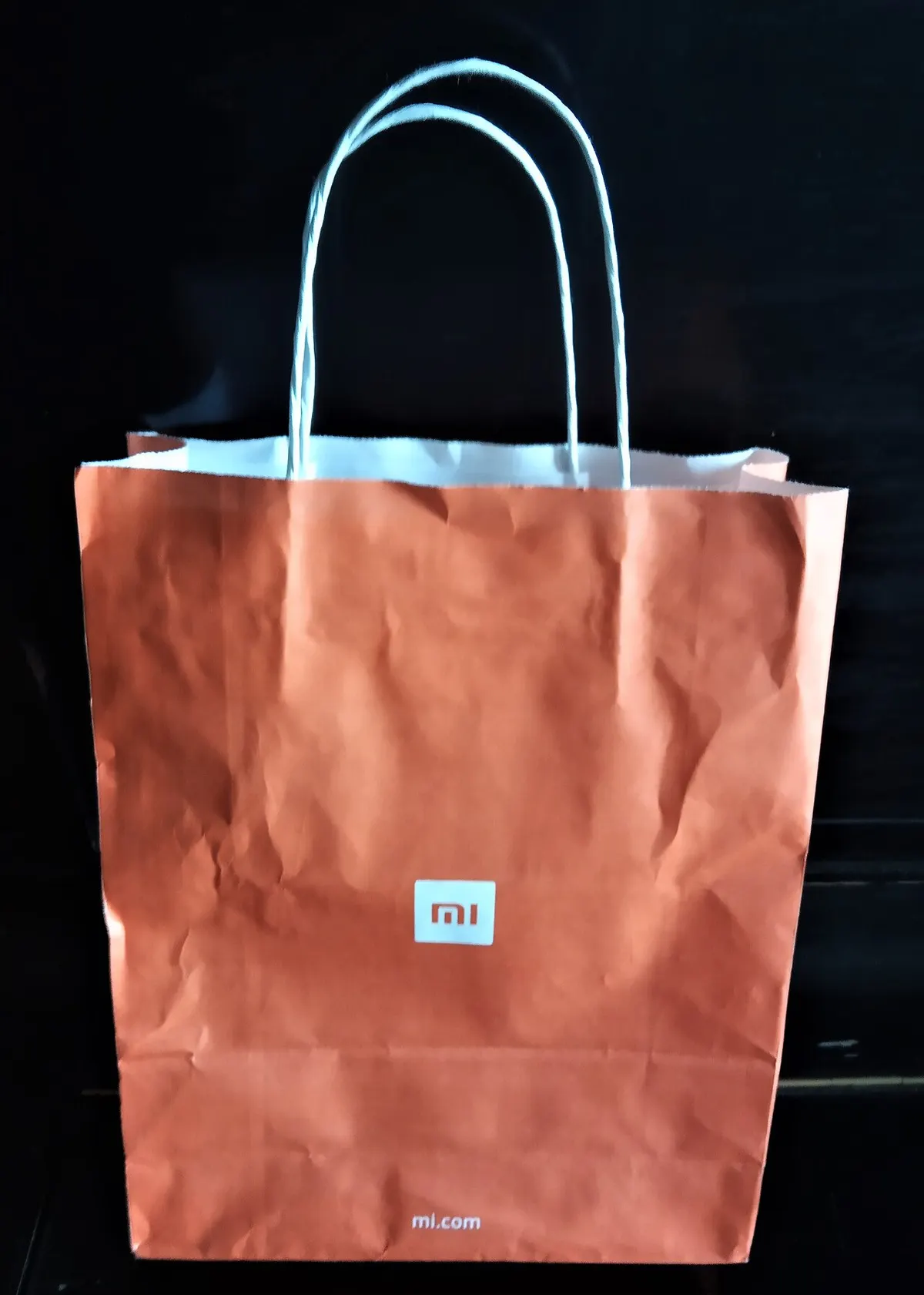 Redmi 6A handset and retail packaging
